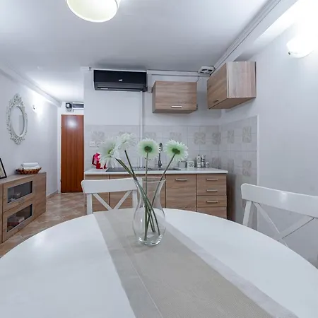 Apartment Vera *